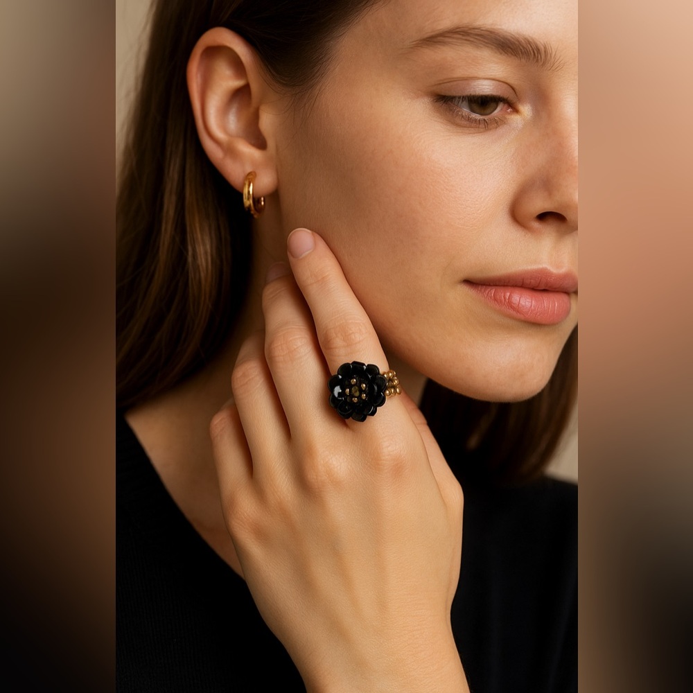 Black Flower Beaded Elastic Ring